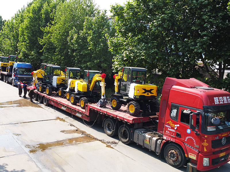 履带式挖掘机和轮胎式挖掘机的区别和各自优势